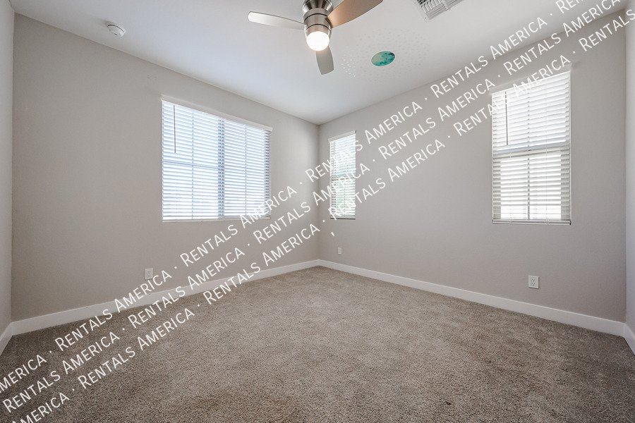 Exquisite 4BR/3BA + Loft Home in Mariposa Gated Community, Chandler property image