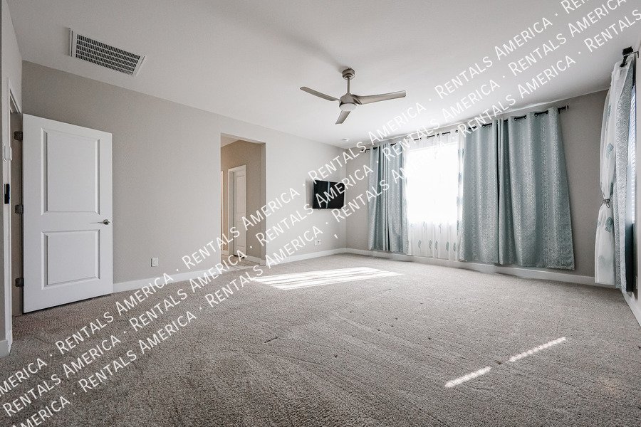 Exquisite 4BR/3BA + Loft Home in Mariposa Gated Community, Chandler property image