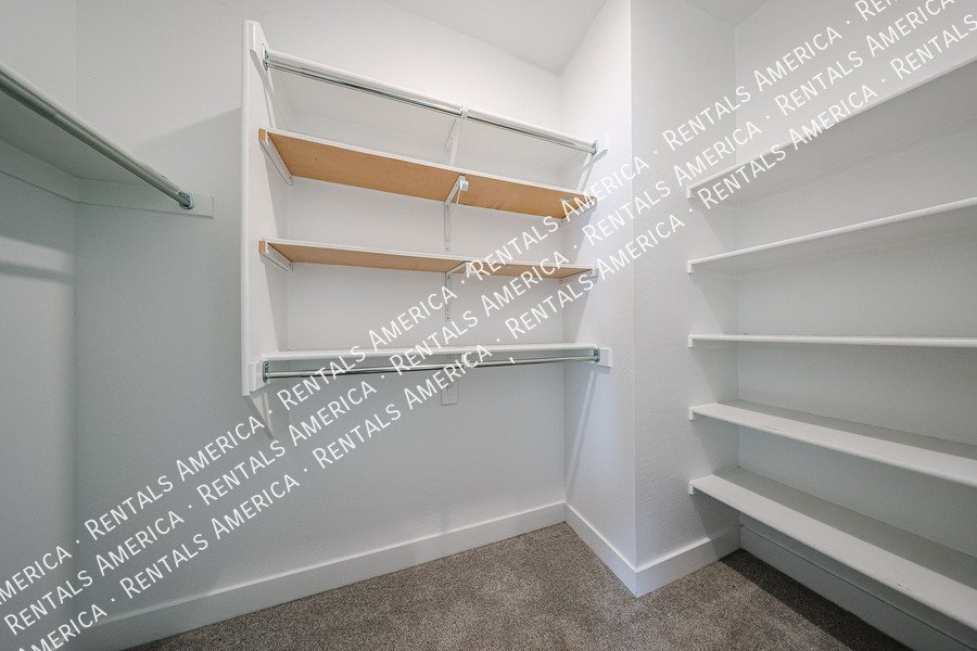 Exquisite 4BR/3BA + Loft Home in Mariposa Gated Community, Chandler property image