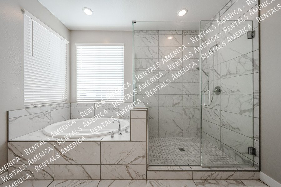 Exquisite 4BR/3BA + Loft Home in Mariposa Gated Community, Chandler property image