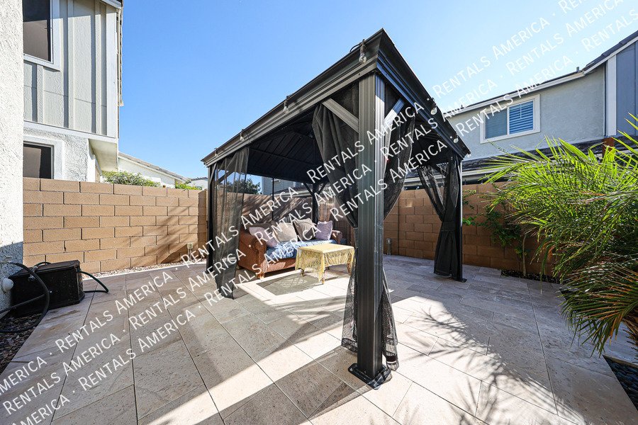 Exquisite 4BR/3BA + Loft Home in Mariposa Gated Community, Chandler property image