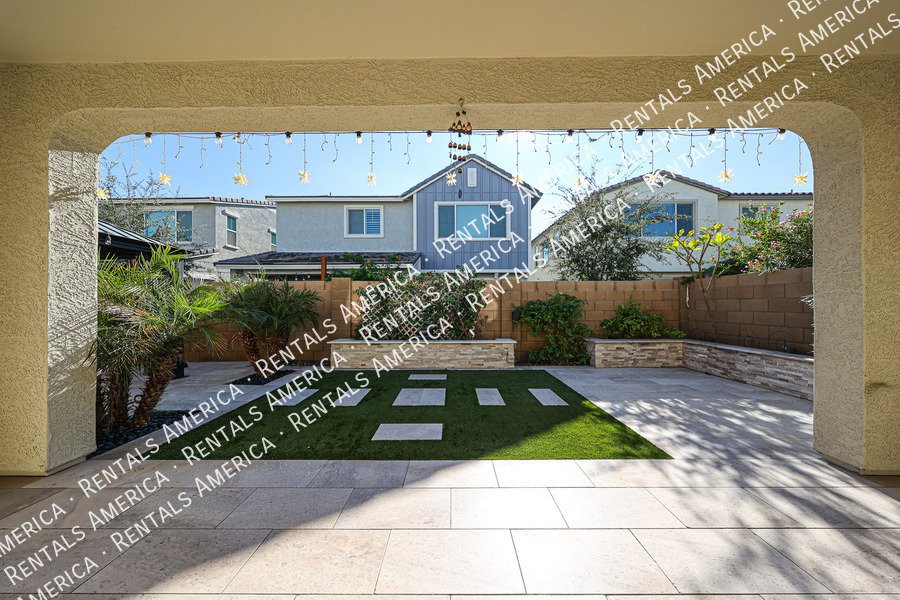 Exquisite 4BR/3BA + Loft Home in Mariposa Gated Community, Chandler property image