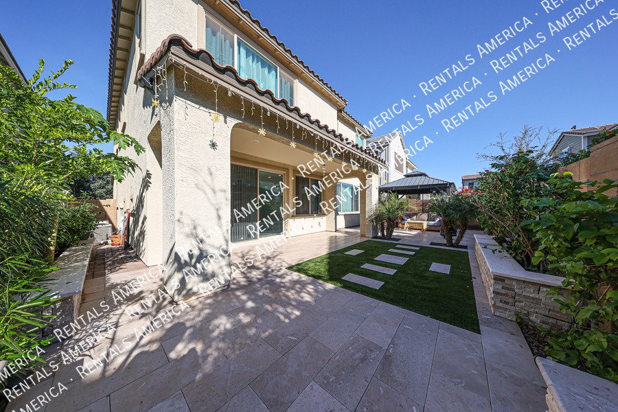 Exquisite 4BR/3BA + Loft Home in Mariposa Gated Community, Chandler property image