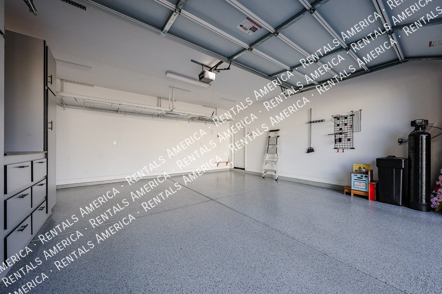 Exquisite 4BR/3BA + Loft Home in Mariposa Gated Community, Chandler property image