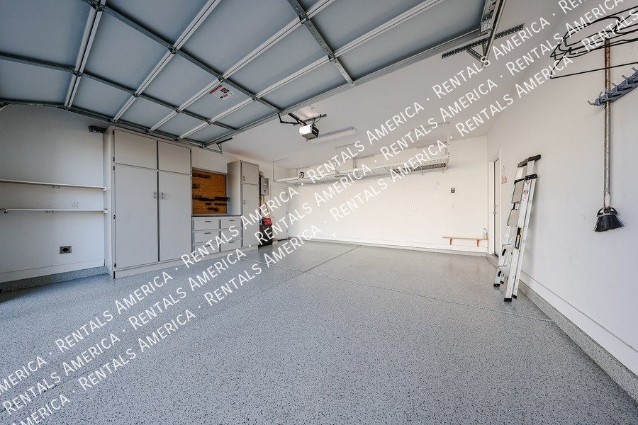 Exquisite 4BR/3BA + Loft Home in Mariposa Gated Community, Chandler property image