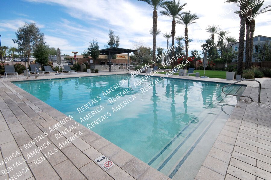 Exquisite 4BR/3BA + Loft Home in Mariposa Gated Community, Chandler property image