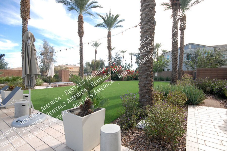 Exquisite 4BR/3BA + Loft Home in Mariposa Gated Community, Chandler property image