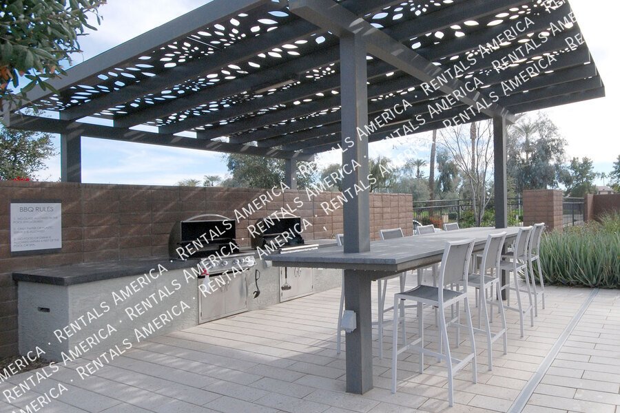 Exquisite 4BR/3BA + Loft Home in Mariposa Gated Community, Chandler property image