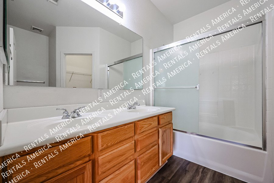 Nice Home in Cooper Commons! property image