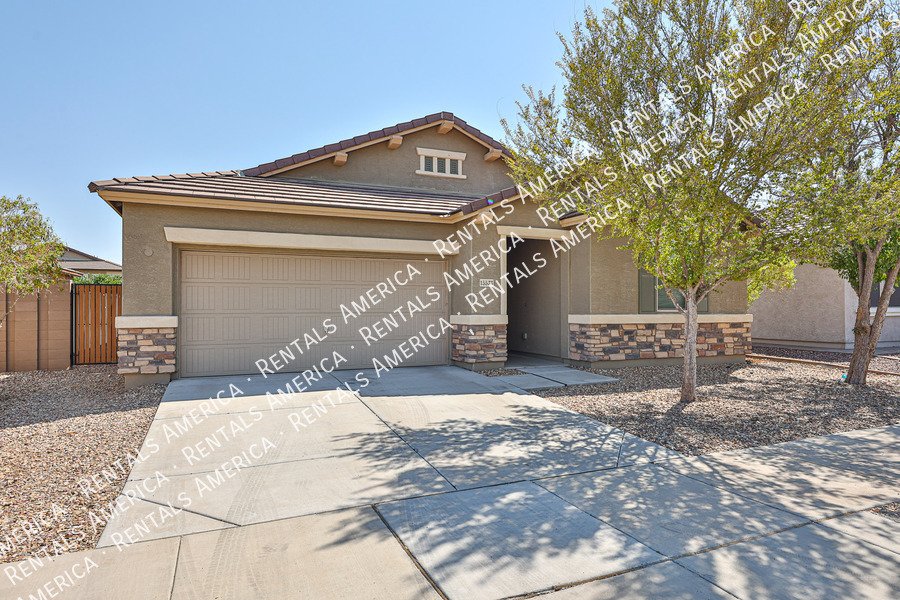 Availablel! 4 bed, 3 bath in Surprise! property image