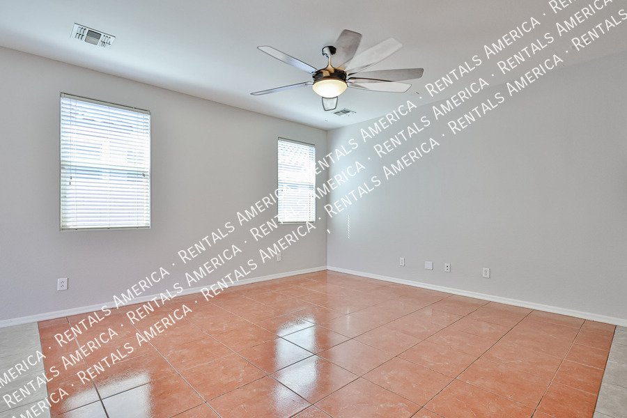 Availablel! 4 bed, 3 bath in Surprise! property image