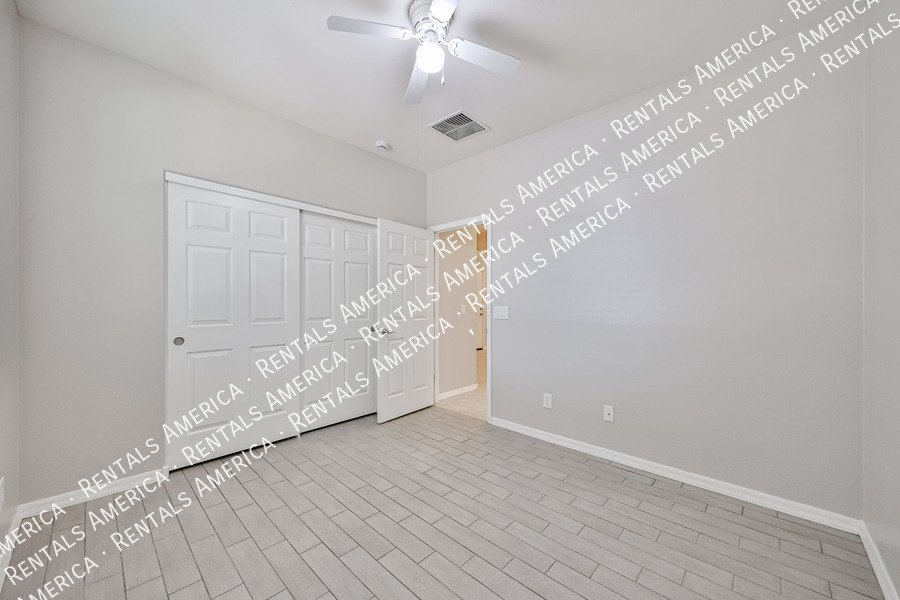 Availablel! 4 bed, 3 bath in Surprise! property image