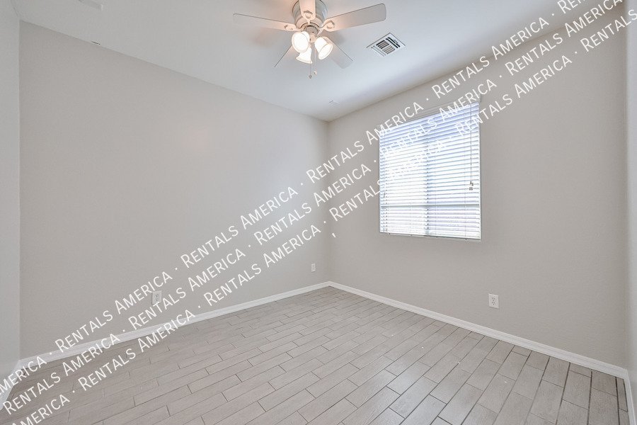 Availablel! 4 bed, 3 bath in Surprise! property image