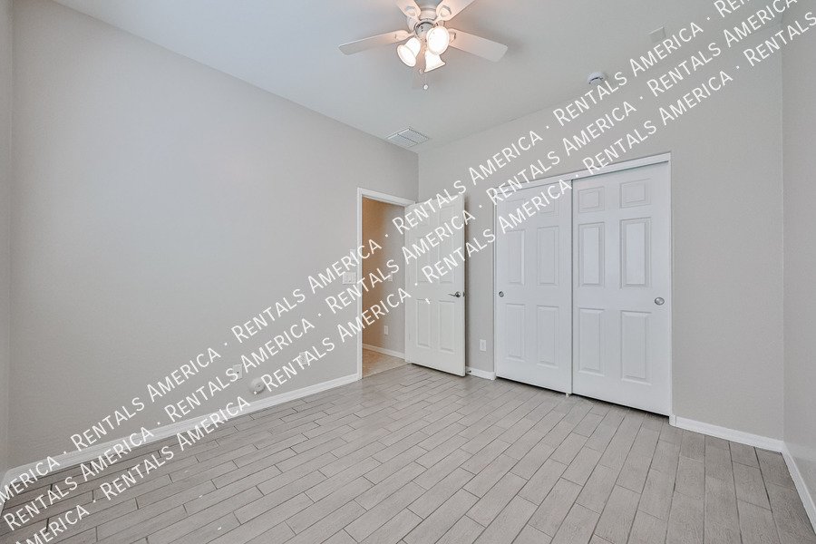 Availablel! 4 bed, 3 bath in Surprise! property image