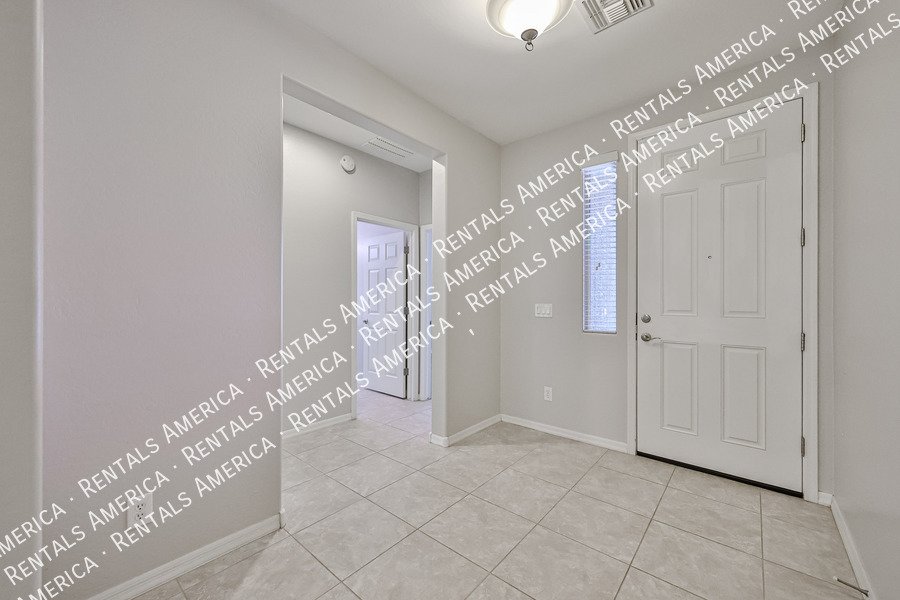 Availablel! 4 bed, 3 bath in Surprise! property image