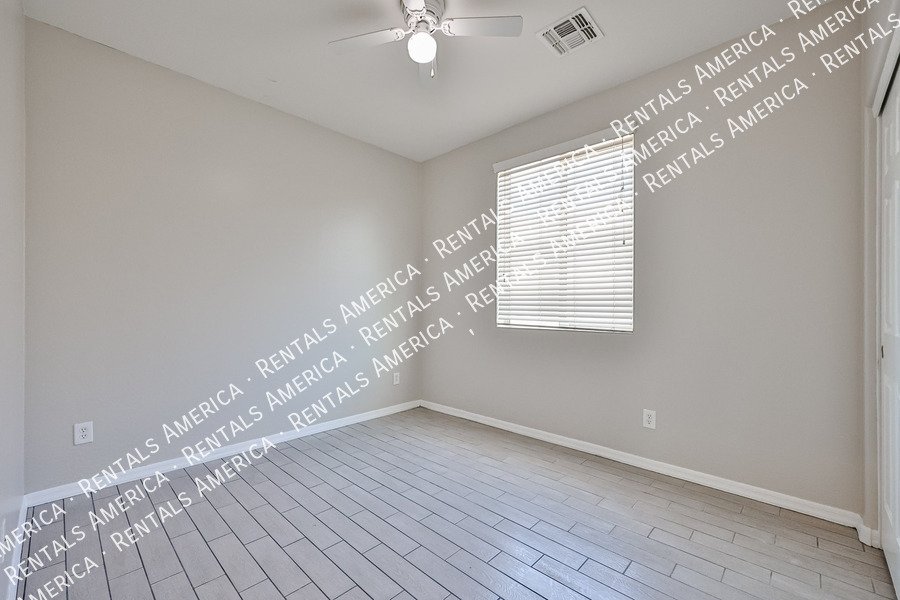 Availablel! 4 bed, 3 bath in Surprise! property image