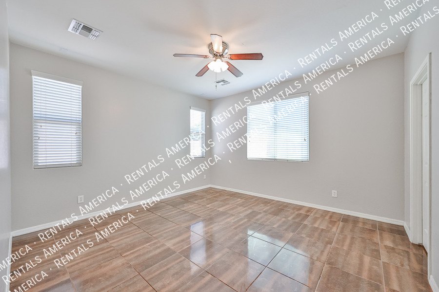 Availablel! 4 bed, 3 bath in Surprise! property image