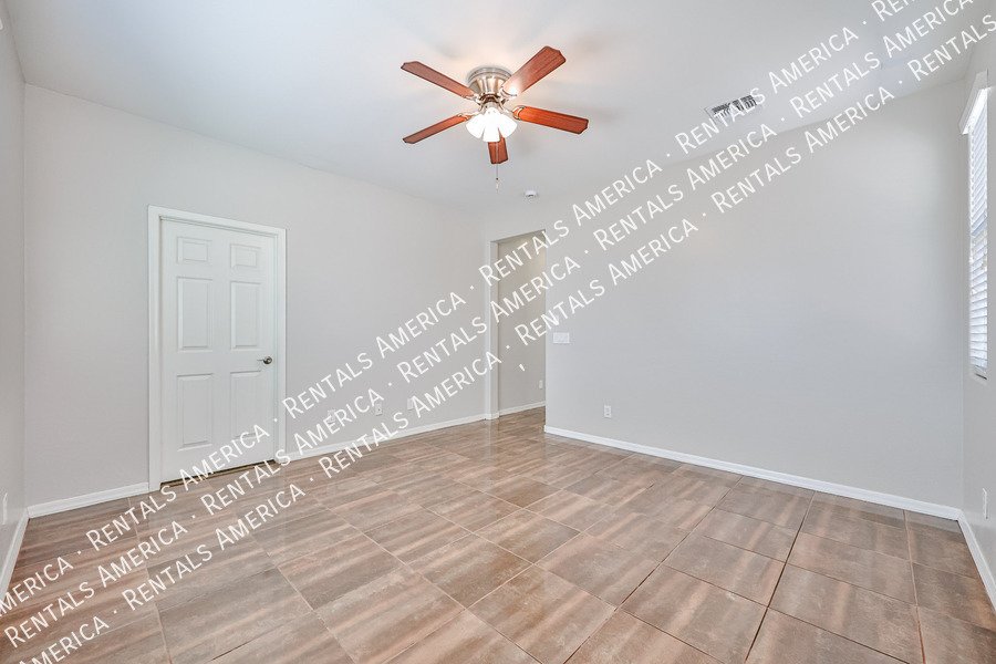 Availablel! 4 bed, 3 bath in Surprise! property image