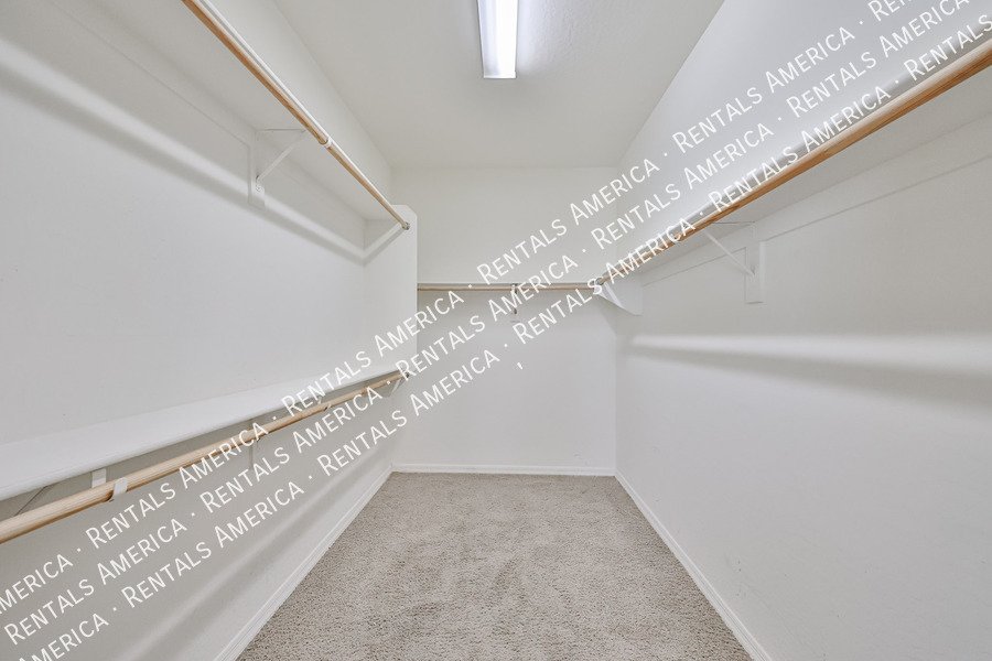 Availablel! 4 bed, 3 bath in Surprise! property image