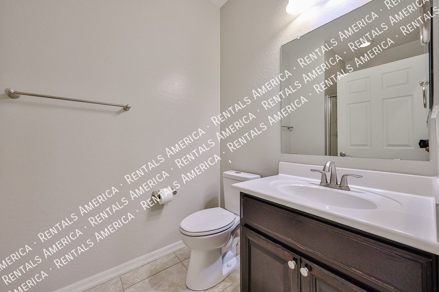 Availablel! 4 bed, 3 bath in Surprise! property image