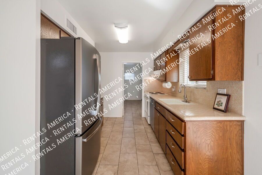 Charming Home in Dreamland Villa 55+ Community! property image