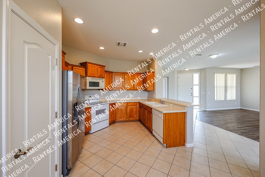Spectacular Rental in Palm Valley Community, Goodyear AZ property image