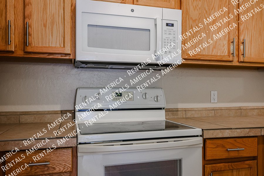 Move in Ready.  3 Bedrooms,  2 bath Single Level Home property image