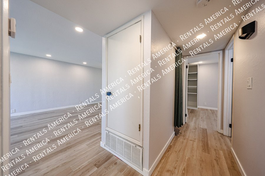 MOVE IN SPECIAL / Short Term Rentals Available. property image