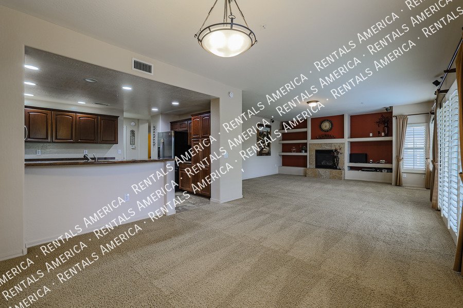 Stunning 2 bed/ 2 bath, Gated Community, in Scottsdale! property image