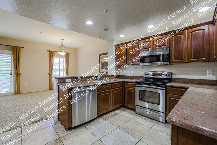 Stunning 2 bed/ 2 bath, Gated Community, in Scottsdale! property image