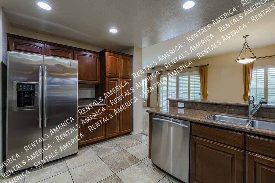 Stunning 2 bed/ 2 bath, Gated Community, in Scottsdale! property image