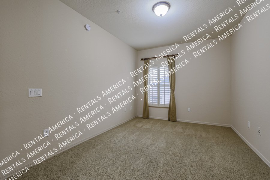 Stunning 2 bed/ 2 bath, Gated Community, in Scottsdale! property image