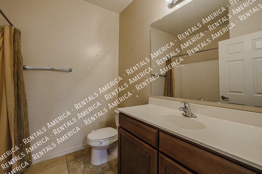 Stunning 2 bed/ 2 bath, Gated Community, in Scottsdale! property image