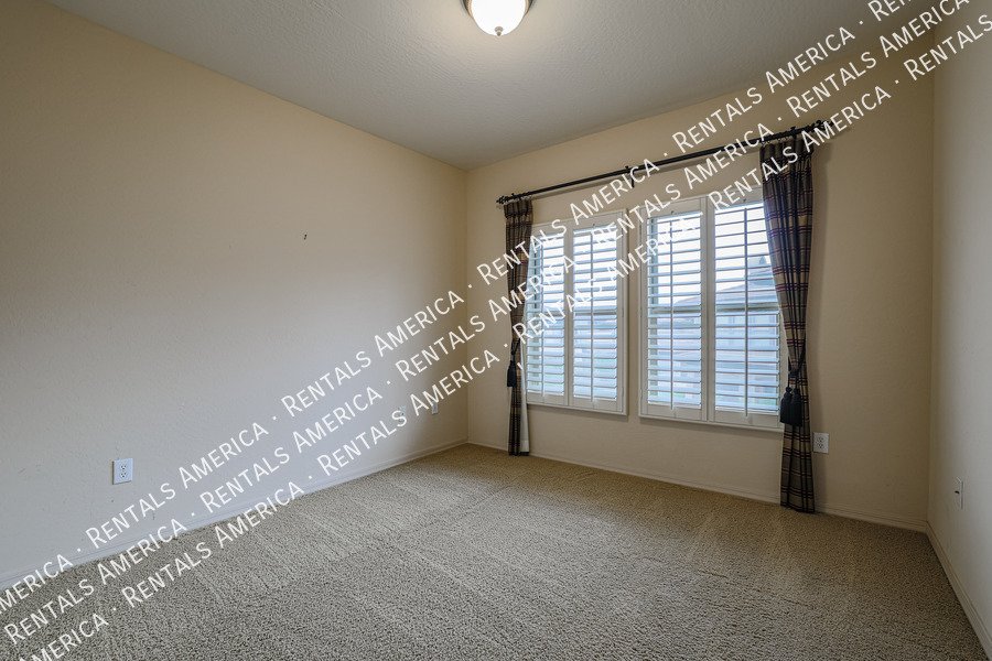 Stunning 2 bed/ 2 bath, Gated Community, in Scottsdale! property image