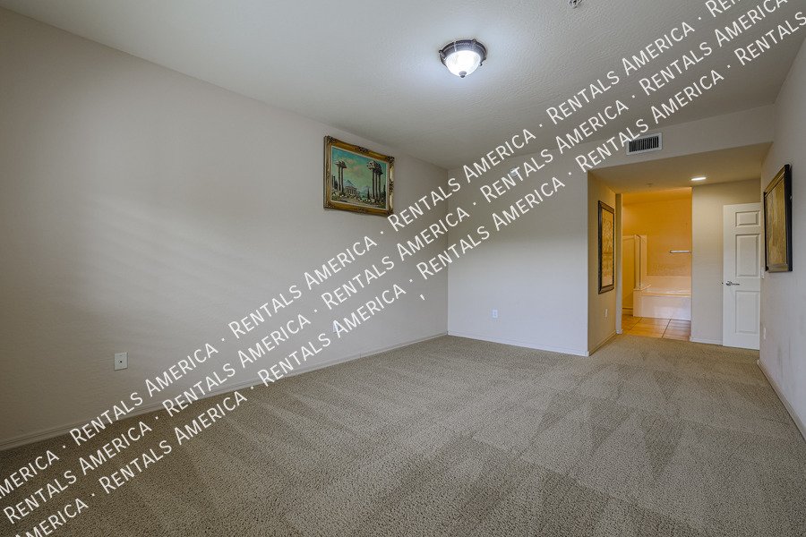 Stunning 2 bed/ 2 bath, Gated Community, in Scottsdale! property image