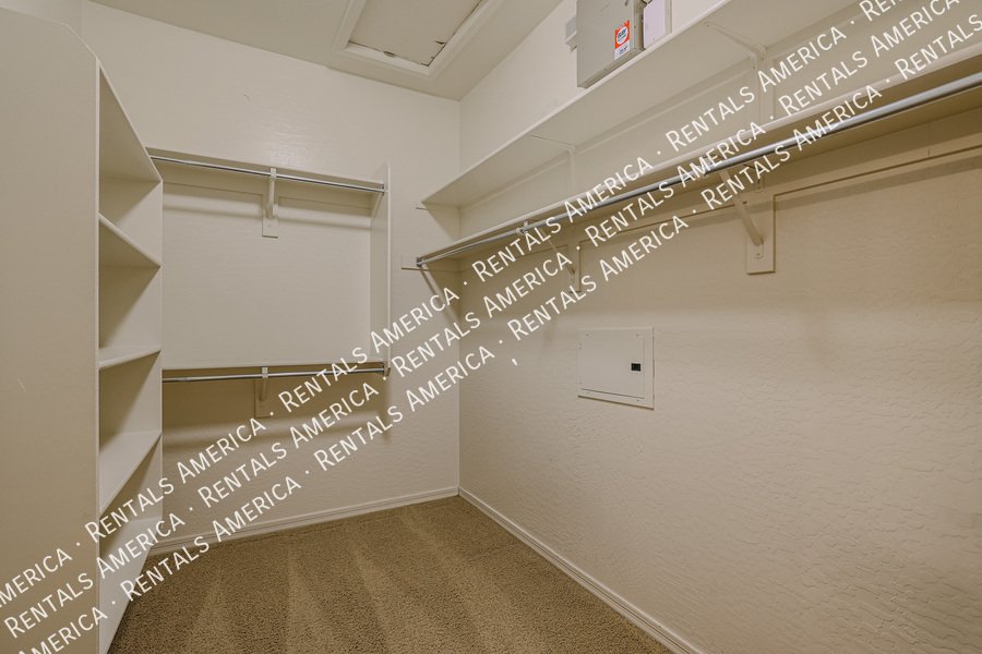 Stunning 2 bed/ 2 bath, Gated Community, in Scottsdale! property image