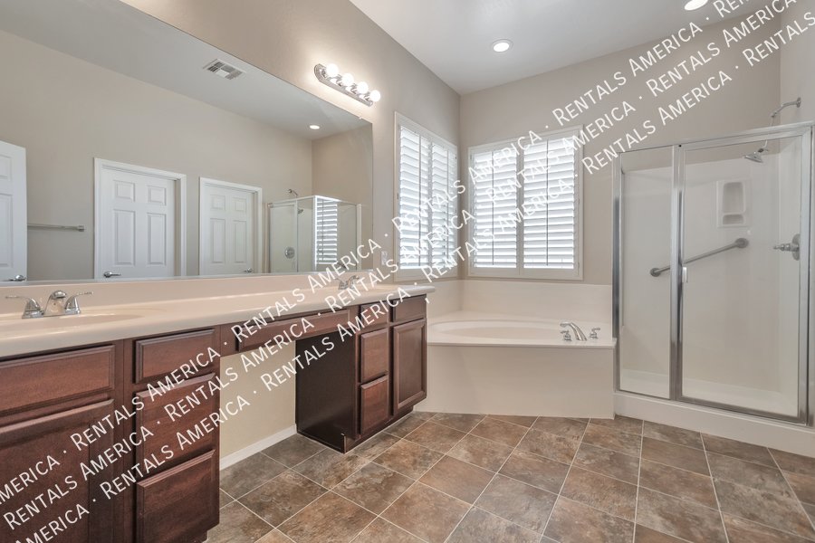 MOVE IN SPECIAL property image