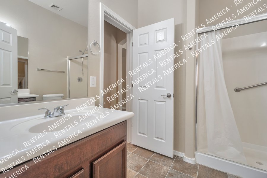 MOVE IN SPECIAL property image