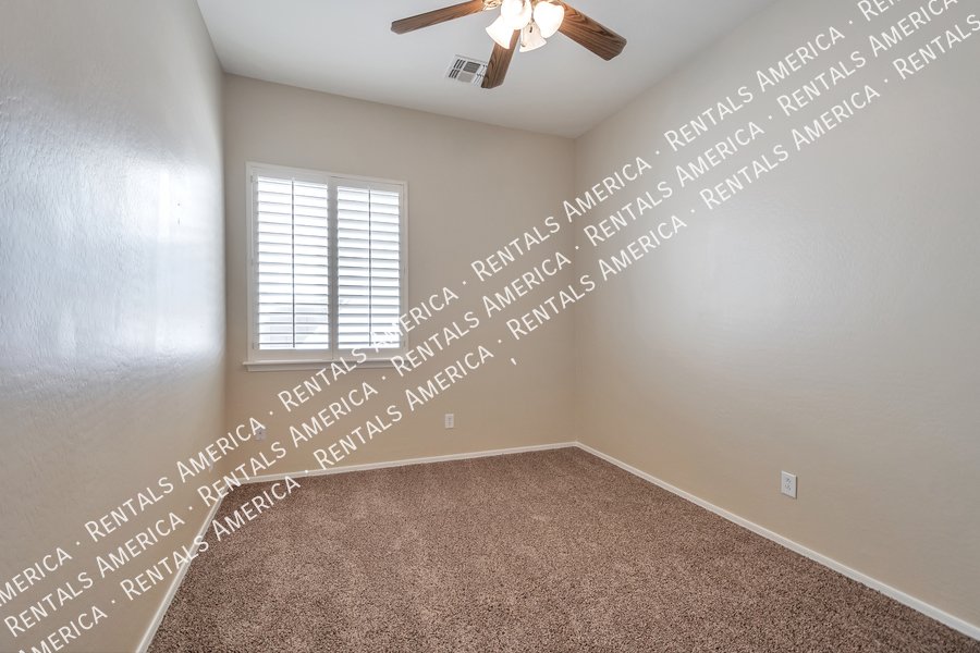 MOVE IN SPECIAL property image