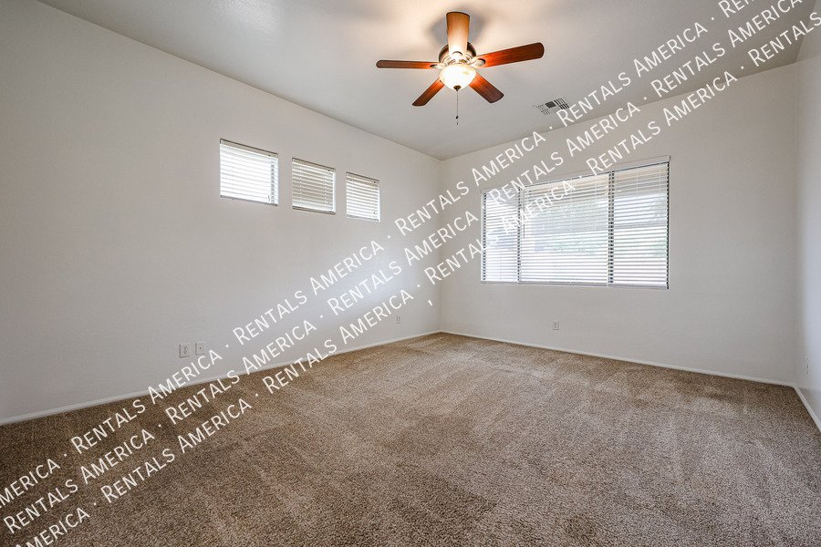 MI SPECIAL! Spacious 3BD 2BA  + Den Single Level Home in Seville1 property image