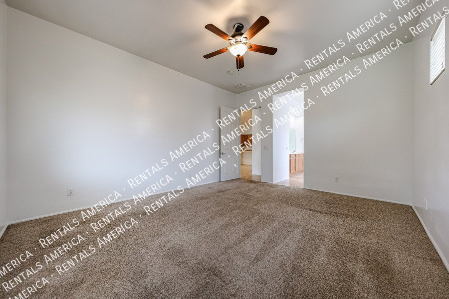 MI SPECIAL! Spacious 3BD 2BA  + Den Single Level Home in Seville1 property image