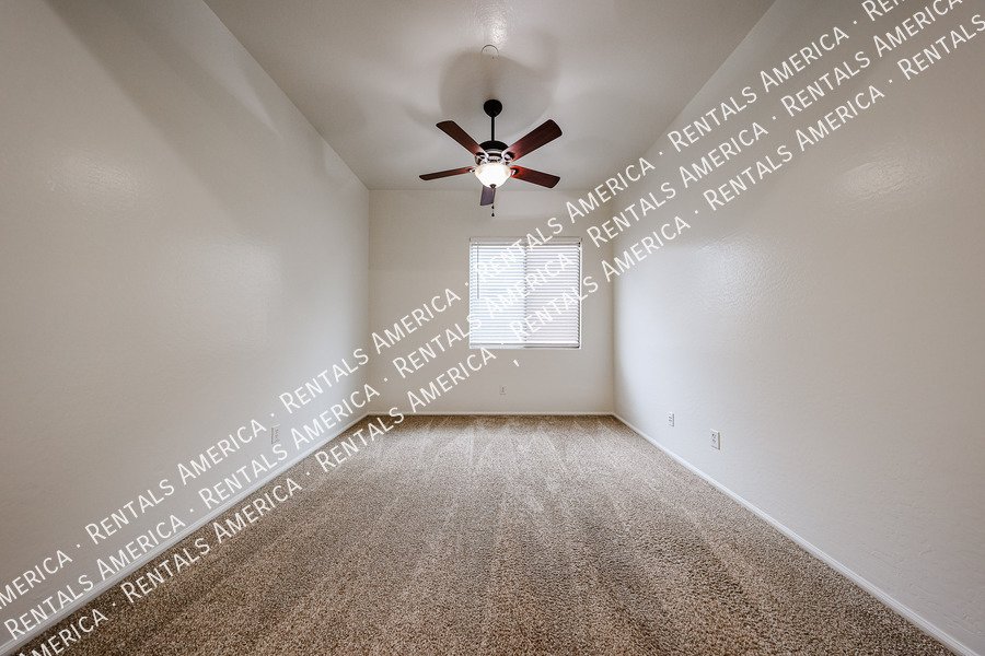 MI SPECIAL! Spacious 3BD 2BA  + Den Single Level Home in Seville1 property image