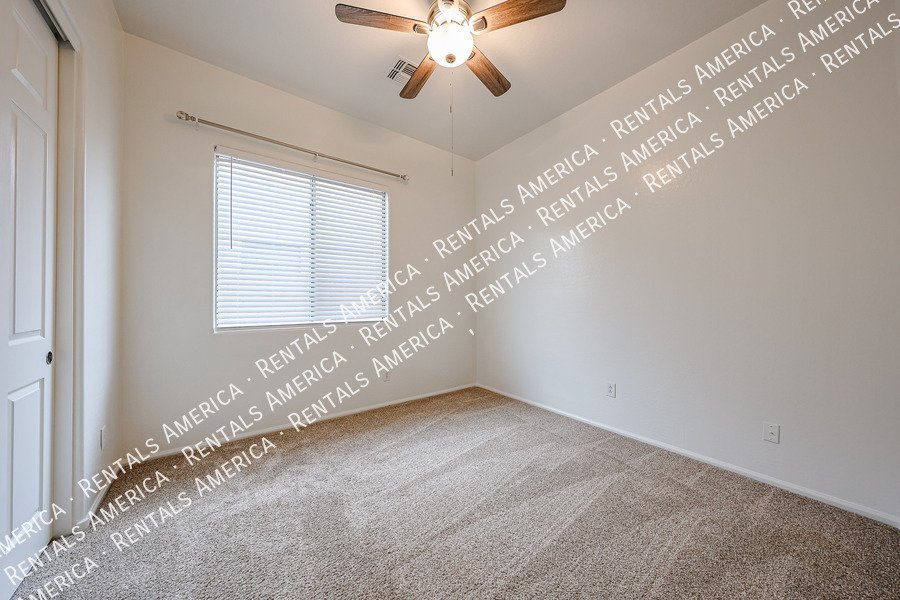 MI SPECIAL! Spacious 3BD 2BA  + Den Single Level Home in Seville1 property image