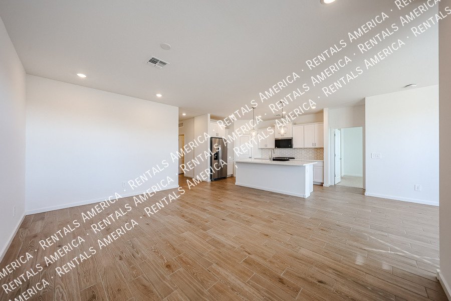 Brand New 4 Bedroom 2 bath in Surprise property image