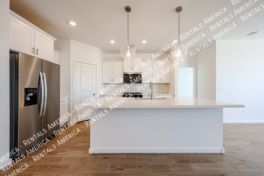 Brand New 4 Bedroom 2 bath in Surprise property image