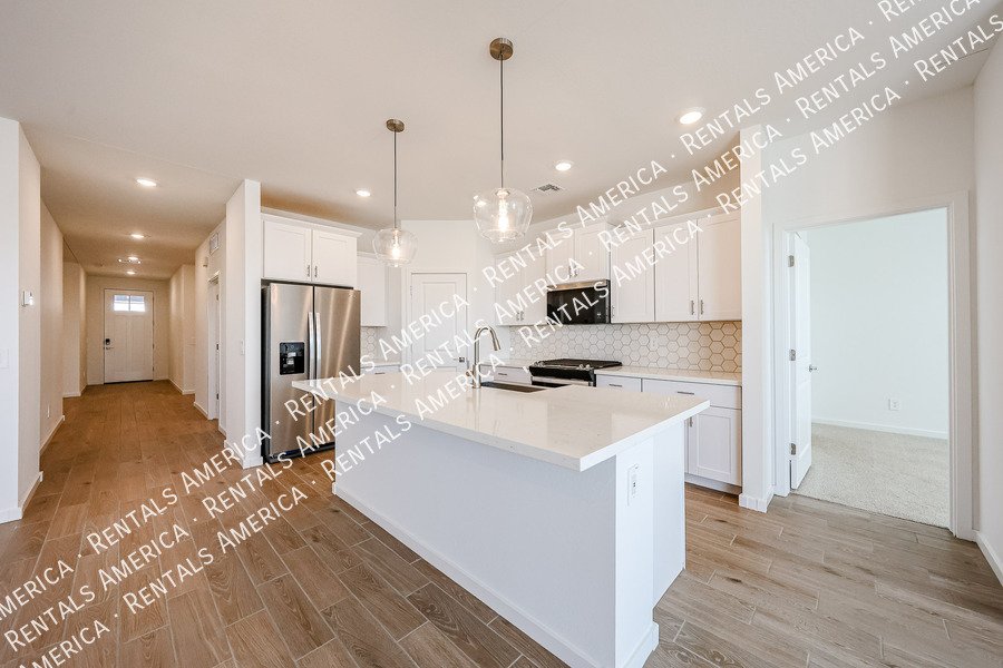 Brand New 4 Bedroom 2 bath in Surprise property image