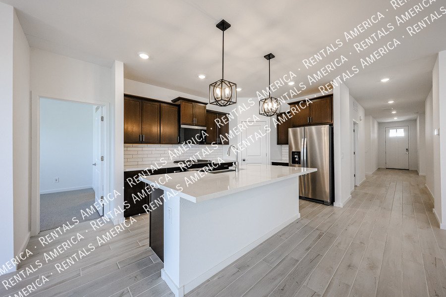 Brand New 4 Bedroom 2 bath in Surprise property image