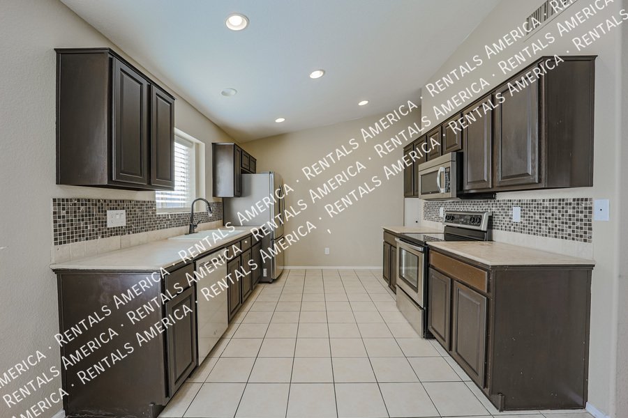 Great single level in Gilbert property image