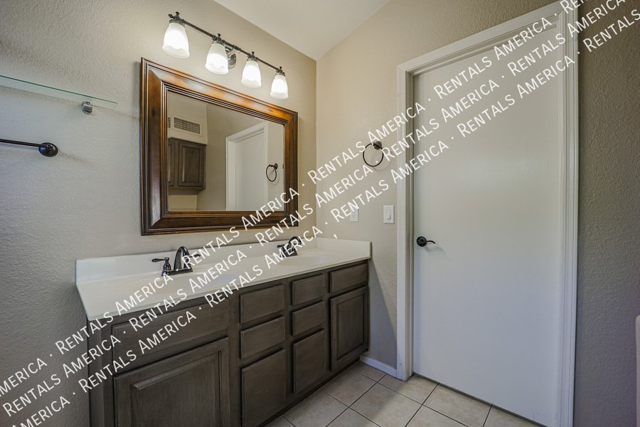Great single level in Gilbert property image