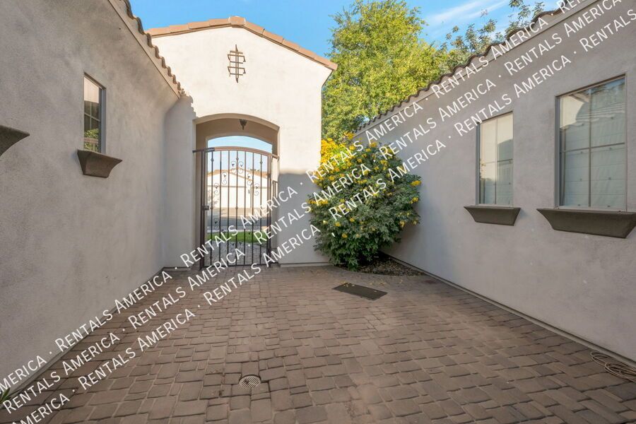 Beautiful Open & Bright 4 Bdrm & a Heated Pool in Power Ranch! property image